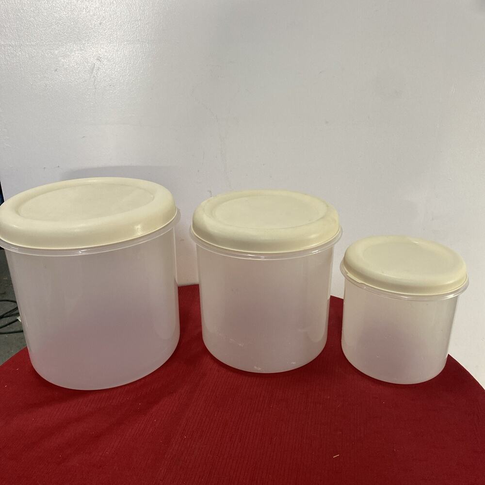 3- Nesting Pioneer Round Storage Containers Opaque w/Almond Lid 8,9,10” - Picture 5 of 15